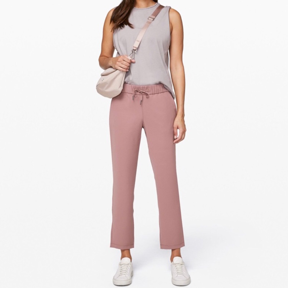 Lululemon on the fly 7/8 woven pant size 12